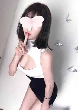 新人入店、ナナミちゃん、22歳、Dカップ、100本人保証